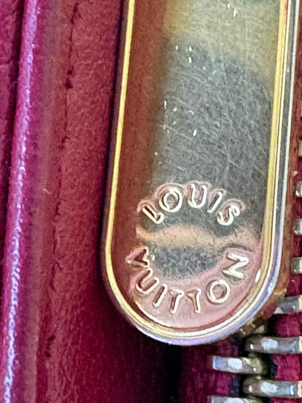 Louis Vuitton Mahina Amelia Wallet Berry Fuchsia Leather